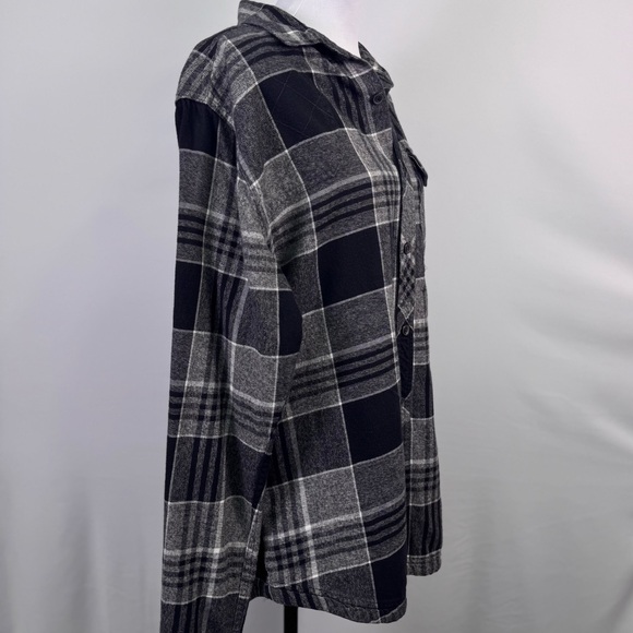 Billabong Men's Flannel Charcoal and Black Plaid Shirt - Picture 2 of 10